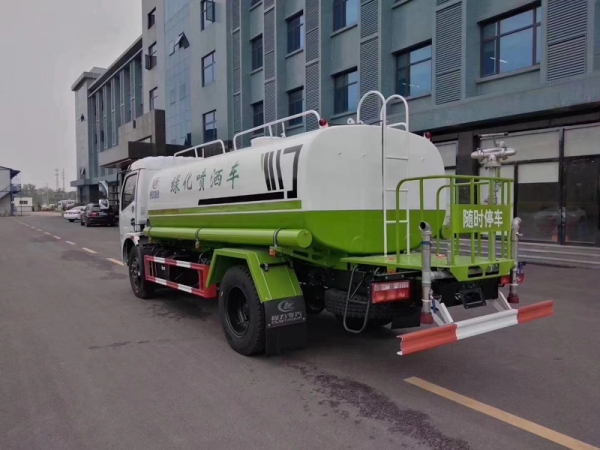 東風多利卡9.2方灑水車