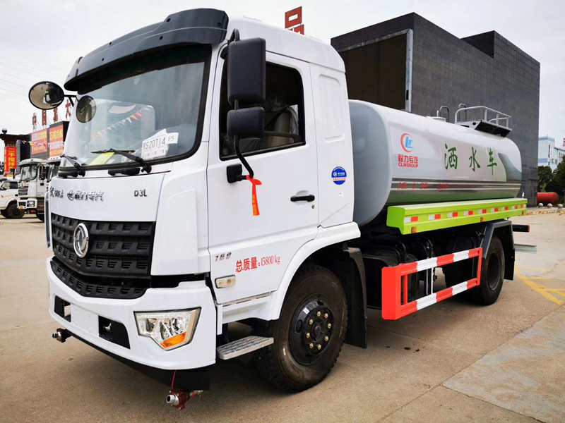 東風D312噸灑水車