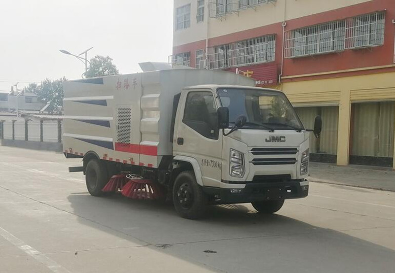 江鈴掃路車（1.5方水罐，4方塵罐）