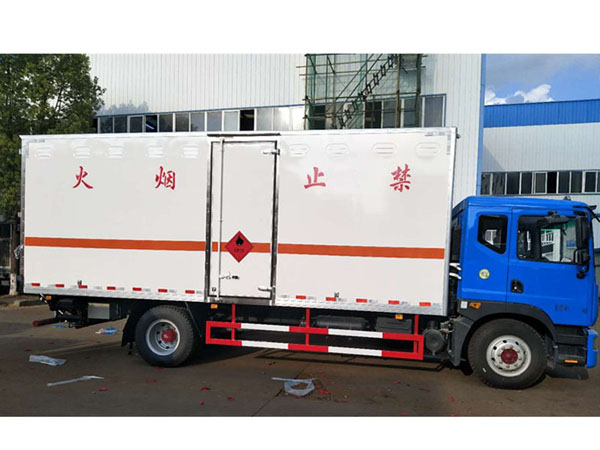 東風(fēng)6.3米(10.3噸)氣體廂式車