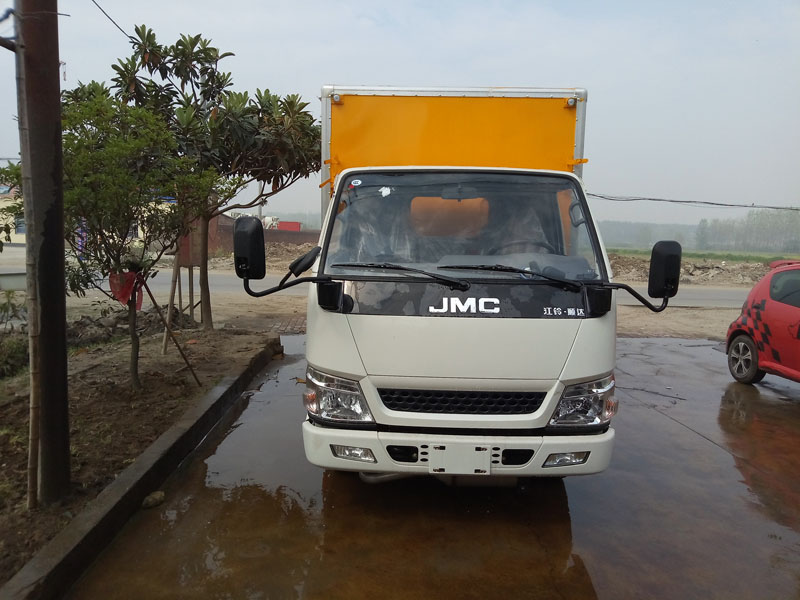 江鈴4.2米(藍(lán)牌)氣體廂式車