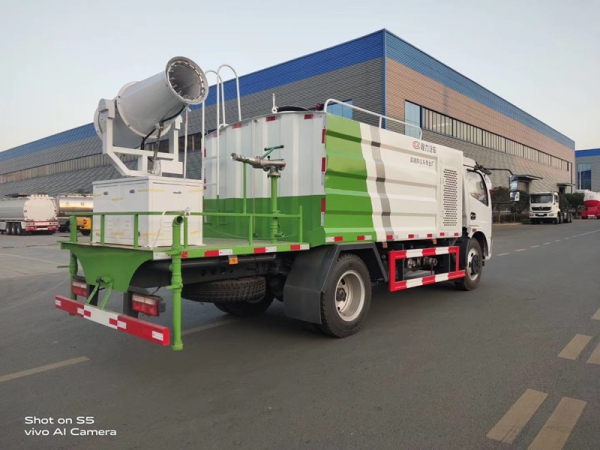 國(guó)六東風(fēng)大多利卡多功能抑塵車(chē)