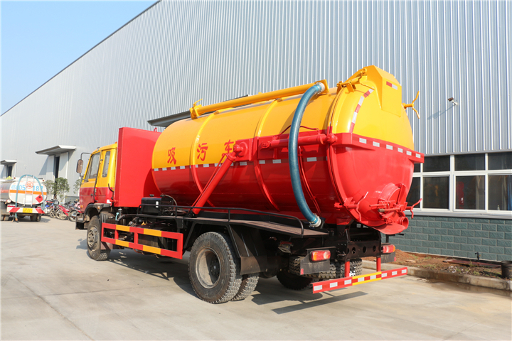 東風(fēng)國(guó)五8方吸污車