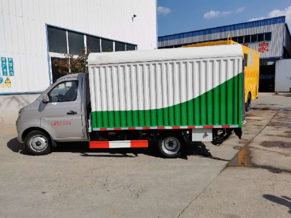 長安國六密閉式桶裝垃圾車