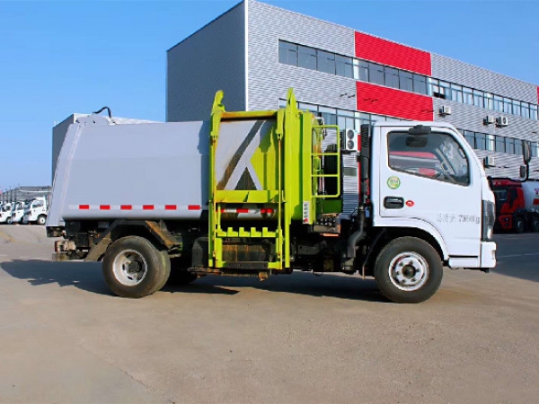 程力威牌CLW5071ZZZ6型自裝卸式垃圾車