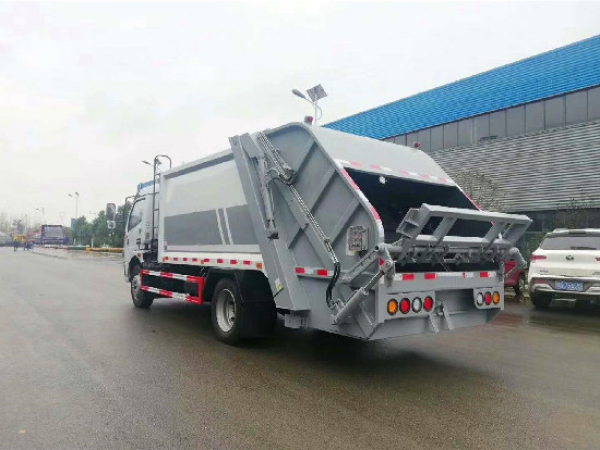 可上京牌8方東風(fēng)多利卡國六壓縮式垃圾車