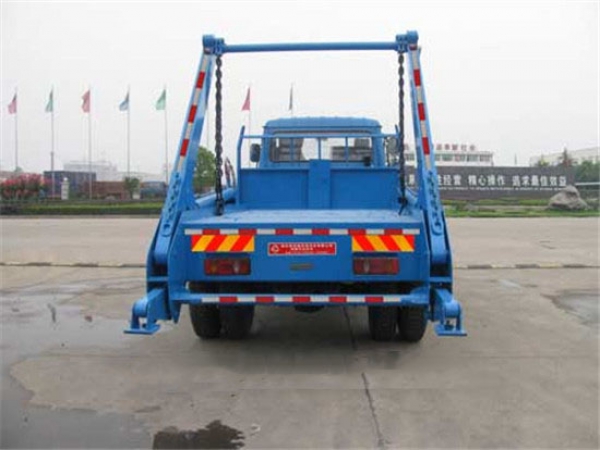 東風(fēng)145擺臂式垃圾車