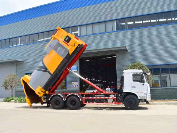 東風(fēng)專底D3L國(guó)六后雙橋車廂可卸（鉤臂）式垃圾車