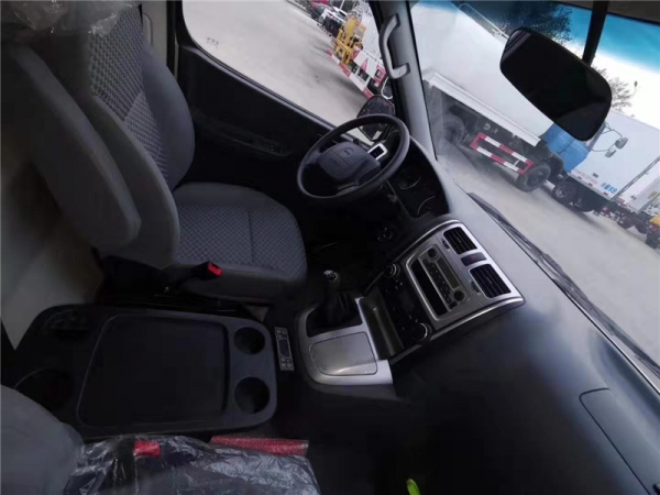 （國(guó)六面包型）金杯新快運(yùn)面包冷藏車