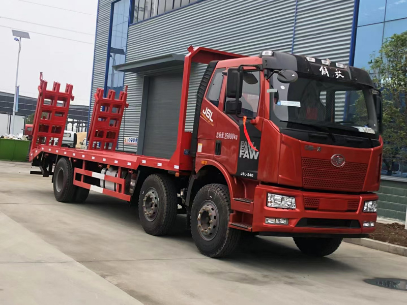 解放J6前四后四挖機(jī)平板拖車