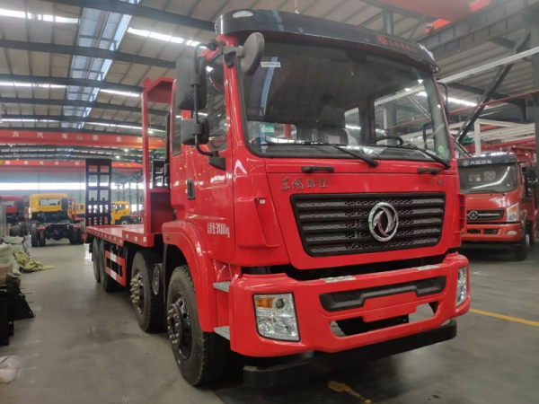 東風齊星前四后八挖機平板拖車