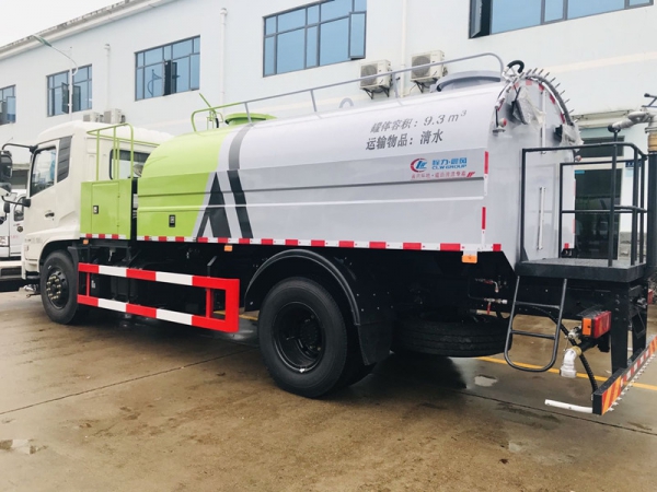 東風天錦路面清洗車 養(yǎng)護車