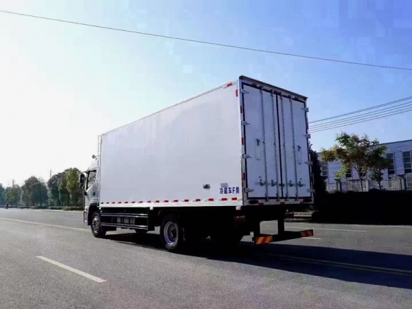 國(guó)六江淮帥鈴Q9冷藏車6.8米貨廂