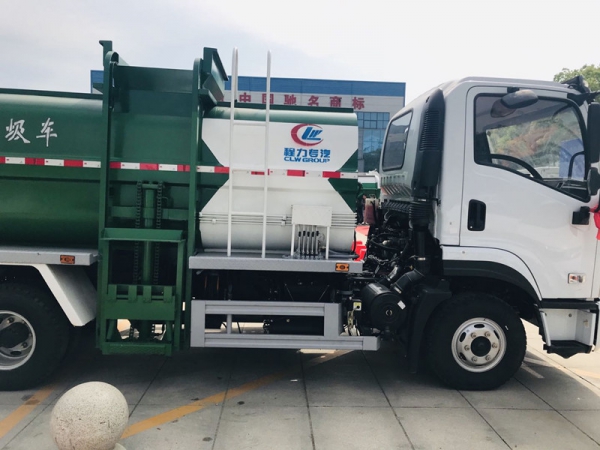 東風(fēng)D1餐廚垃圾車(chē)8方罐體