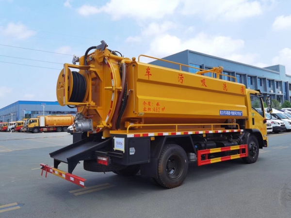 東風福瑞卡12.5方清洗吸污車，聯合疏通車