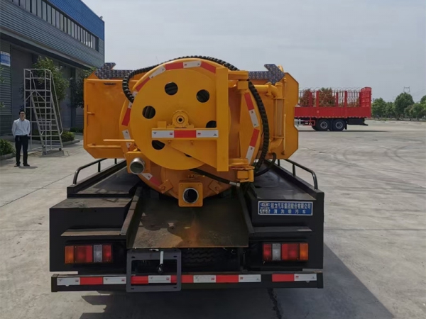 江鈴順達5方清洗吸污車，地下室專用