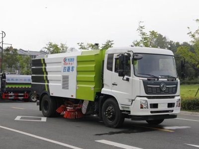 東風天錦掃路車（4方水罐8方塵罐）