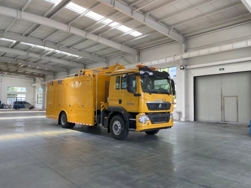 豪沃帶吊救險車